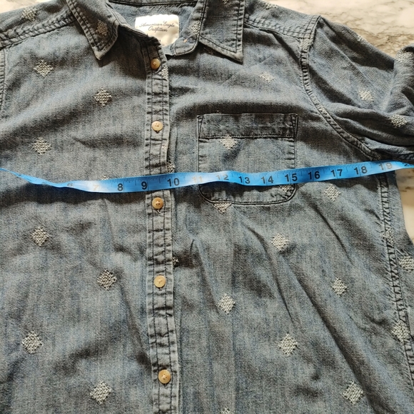 AE denim button down long sleeve collared shirt medium - Picture 3 of 6